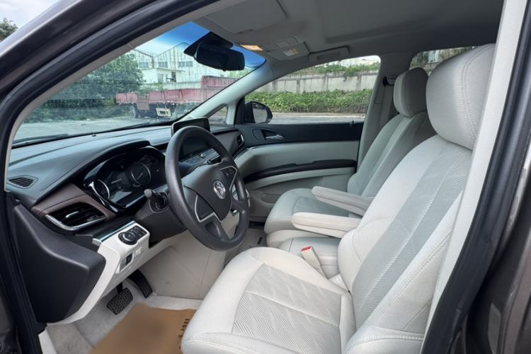 Used Buick GL8 2023 Land Executive Class Comfort Model Interior 2