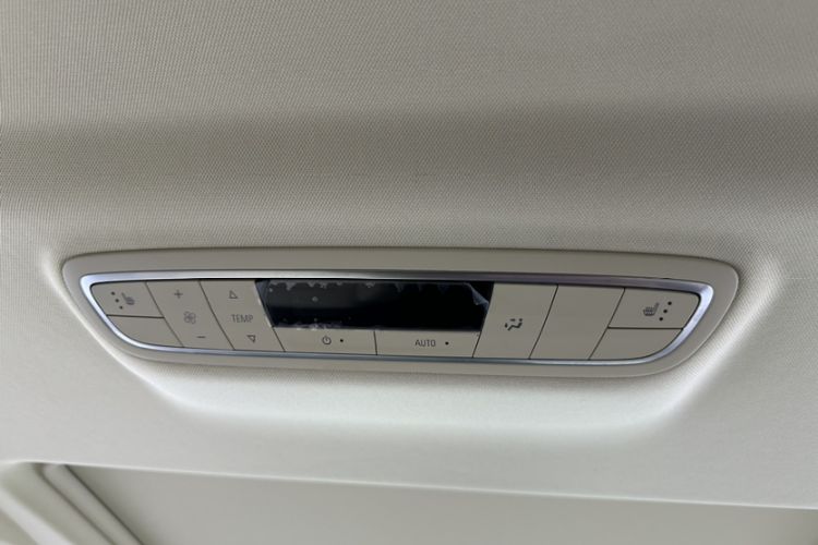 Used Buick GL8 2023 ES Lu Zun Deluxe Model Interior 2