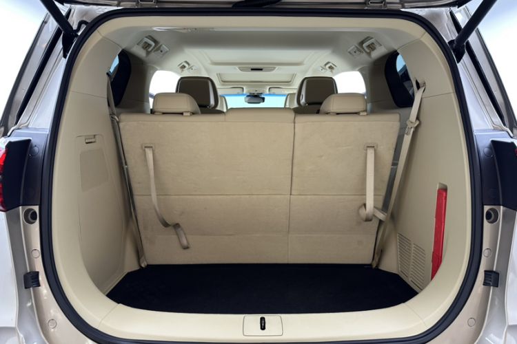 Used Buick GL8 2023 ES Lu Zun Deluxe Model Interior 4