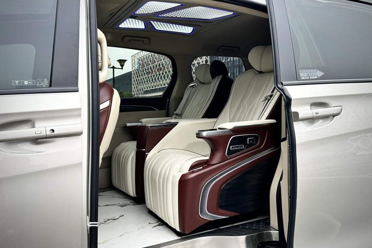 Used Buick GL8 2023 ES Lu Zun Deluxe Model Interior 4