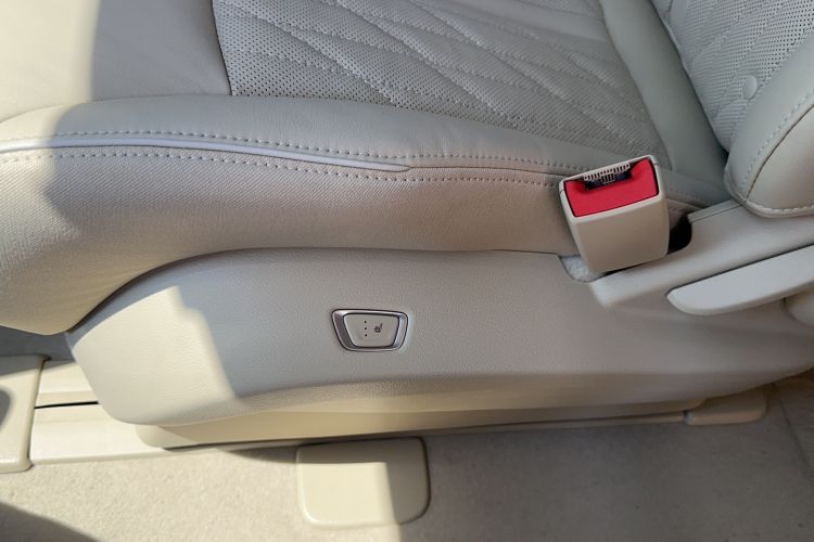 Used Buick GL8 2023 Land Business Class Smart Deluxe Model Interior 5