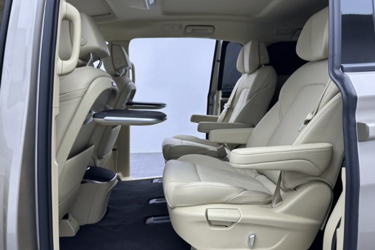 Used Buick GL8 2023 ES Lu Zun Deluxe Model Interior 5