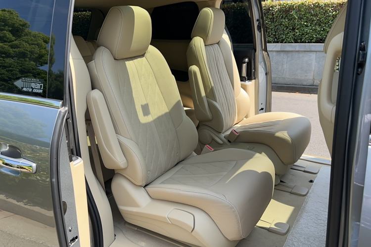 Used Buick GL8 2023 Land Business Class Smart Deluxe Model Interior 9