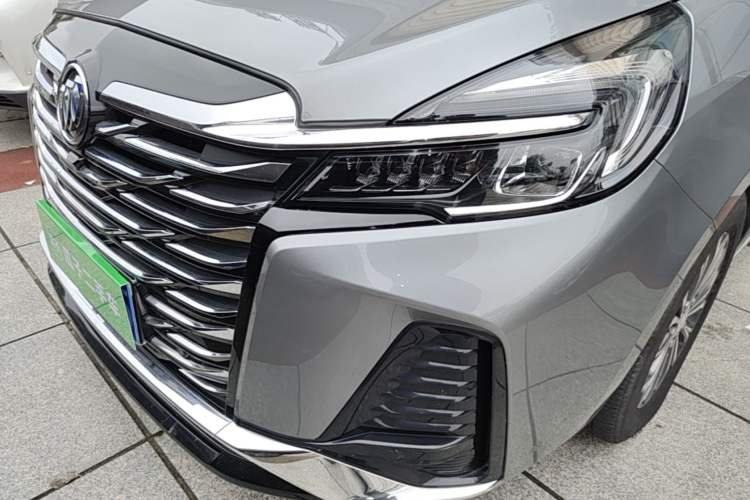 Used Buick GL8 2023 Facelifted Land Cruiser Executive Luxury Version Left Front Headlight