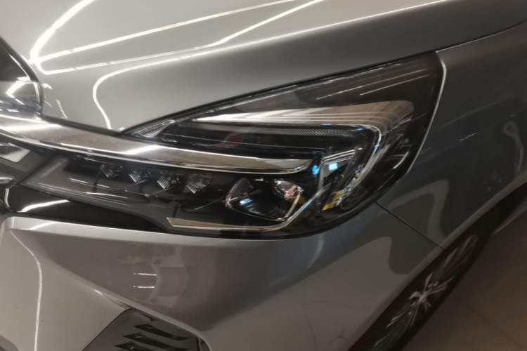 Used Buick GL8 2023 Facelifted Land Cruiser Executive Luxury Version Left Front Headlight