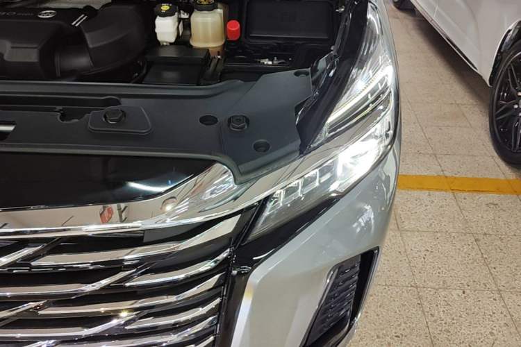 Used Buick GL8 2023 Facelifted Land Cruiser Executive Luxury Version Left Front Headlight
