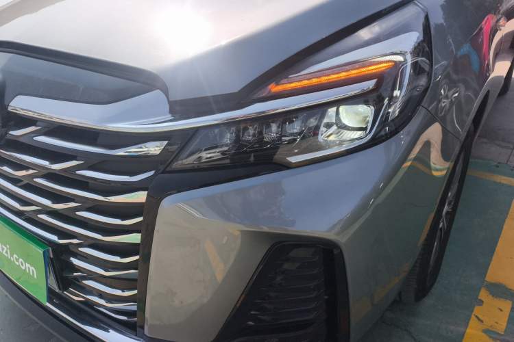 Used Buick GL8 2023 Land Business Class Smart Deluxe Model Left Front Headlight