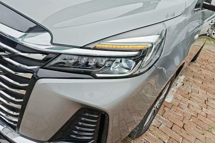 Used Buick GL8 2023 Land Executive Class 652T Luxury Model Left Front Headlight