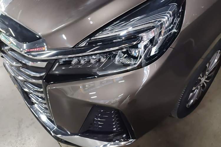 Used Buick GL8 2023 Facelifted Land Cruiser Executive Luxury Version Left Front Headlight
