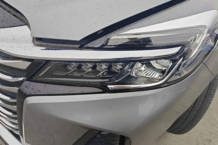 Used Buick GL8 2023 Facelifted Land Cruiser Executive Luxury Version Left Front Headlight