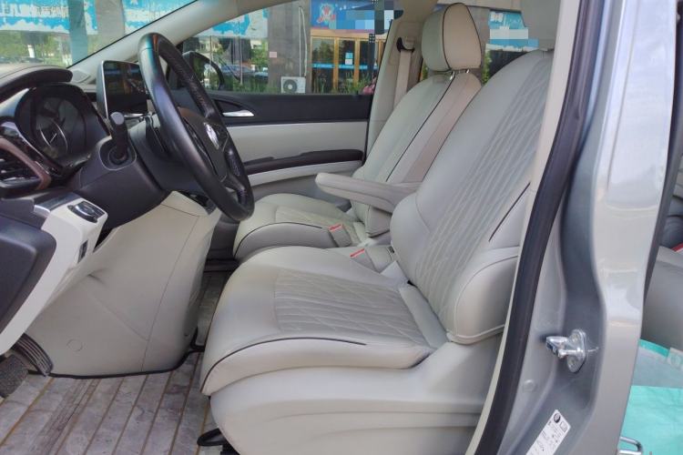 Used Buick GL8 2023 Land Executive Class Deluxe Model Left Front Seat