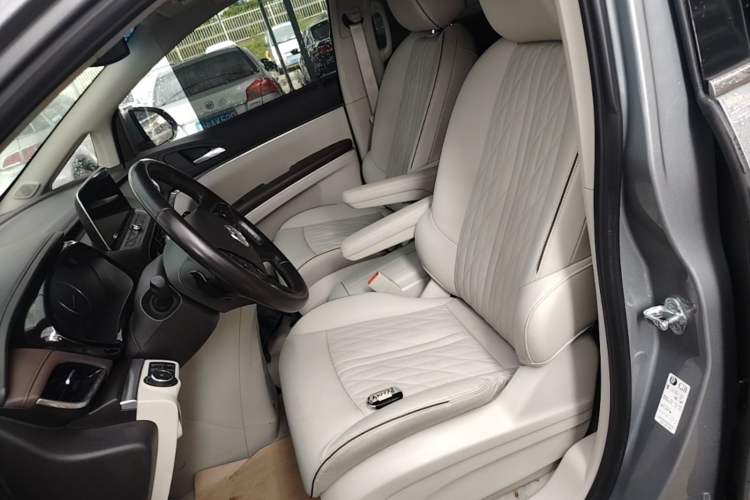 Used Buick GL8 2023 Land Executive Class 652T Luxury Model Left Front Seat
