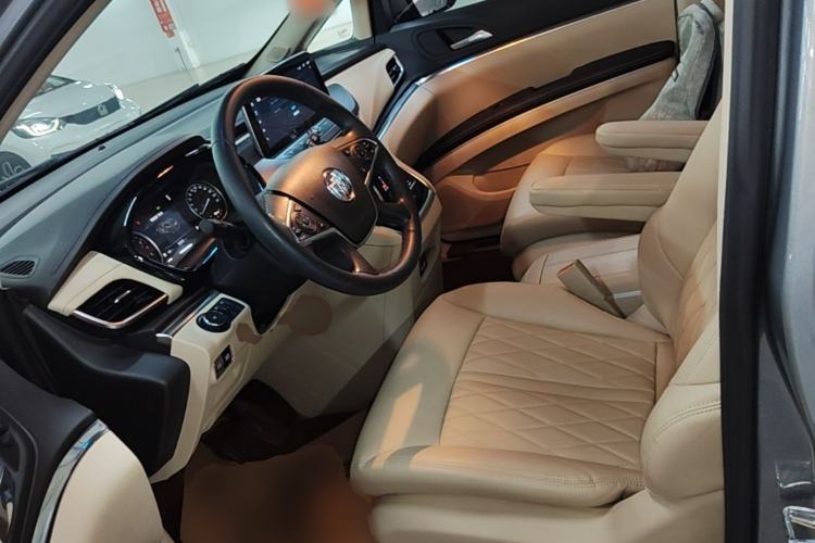 Used Buick GL8 2023 Facelifted Land Cruiser Executive Luxury Version Left Front Seat