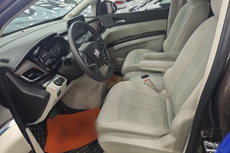 Used Buick GL8 2023 Land Executive Class Comfort Model Left Front Seat