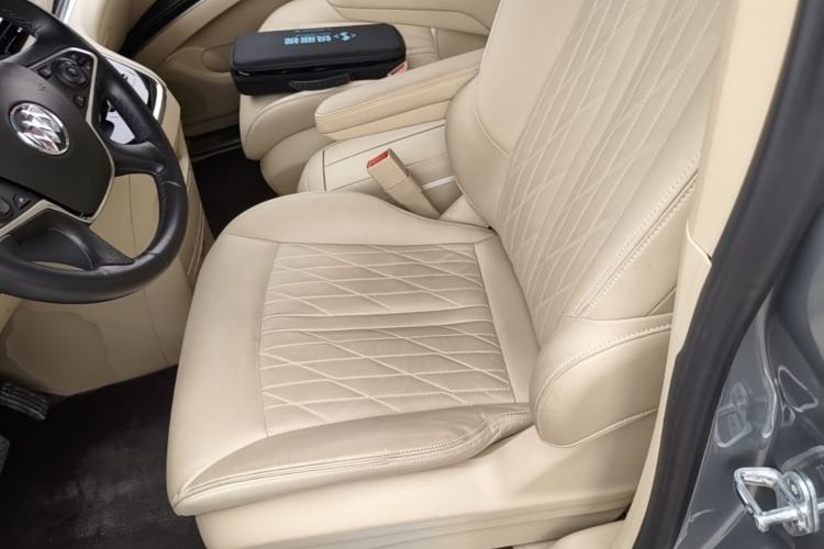 Used Buick GL8 2023 Facelifted Land Cruiser Executive Luxury Version Left Front Seat