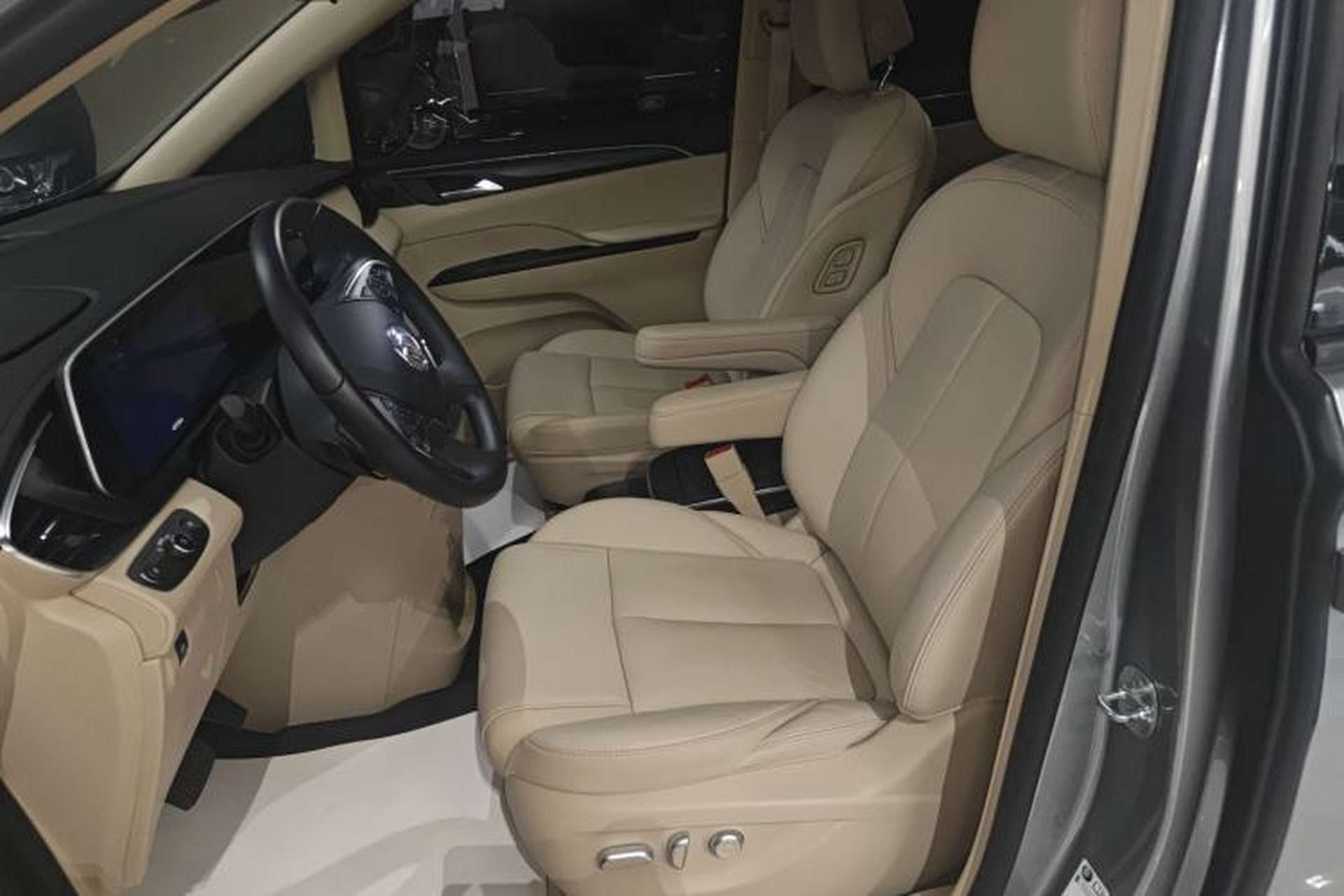 Used Buick GL8 2023 ES Lu Zun Deluxe Model Left Front Seat