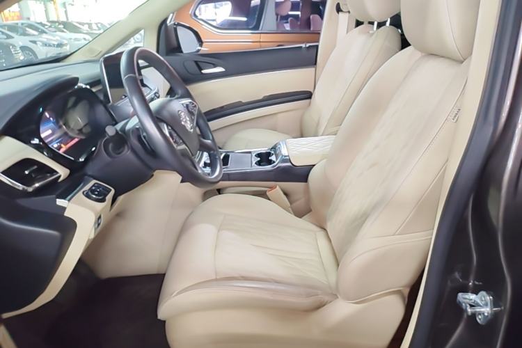 Used Buick GL8 2023 Facelifted Land Cruiser Executive Luxury Version Left Front Seat
