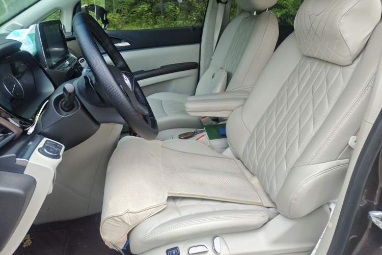Used Buick GL8 2023 Land Executive Class Comfort Model Left Front Seat
