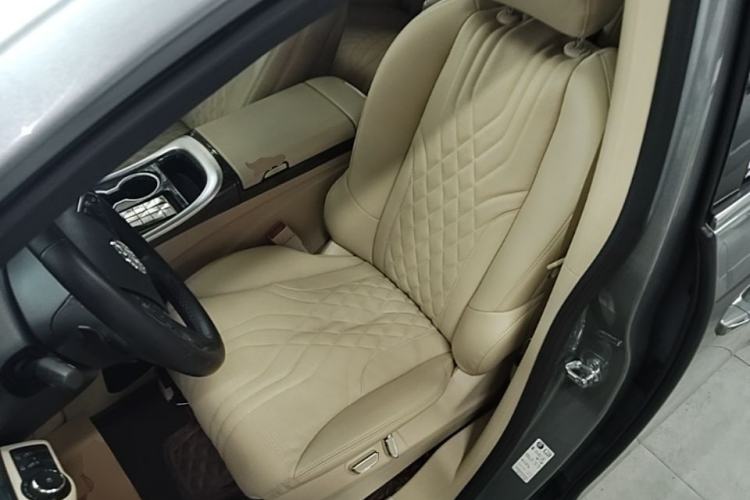Used Buick GL8 2023 Facelifted Land Cruiser Executive Luxury Version Left Front Seat
