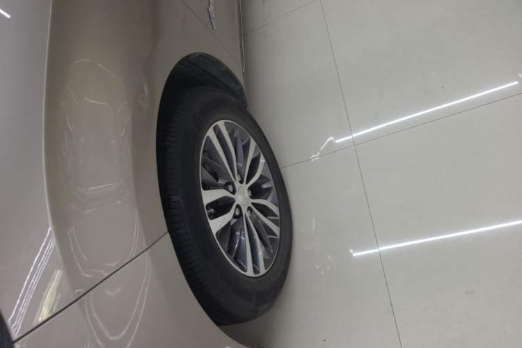 Used Buick GL8 2023 ES Lu Zun Comfort Model Left Front Wheel Hub