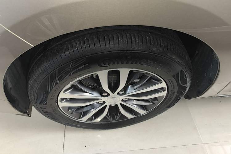 Used Buick GL8 2023 ES Lu Zun Deluxe Model Left Front Wheel Hub
