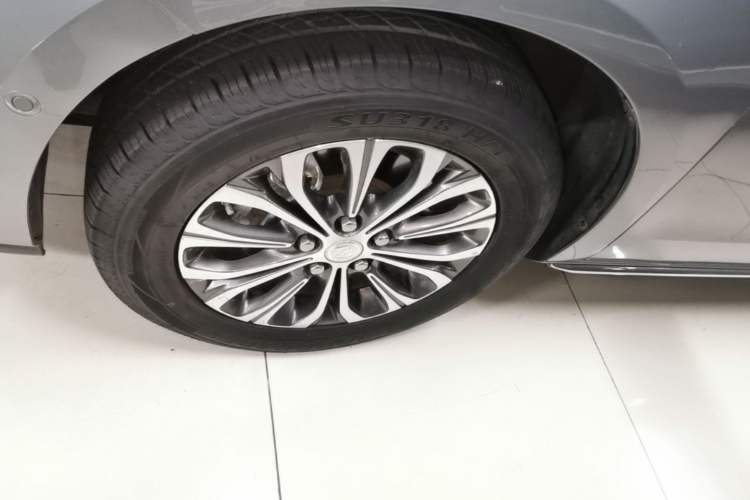 Used Buick GL8 2023 Land Business Class Smart Deluxe Model Left Front Wheel Hub