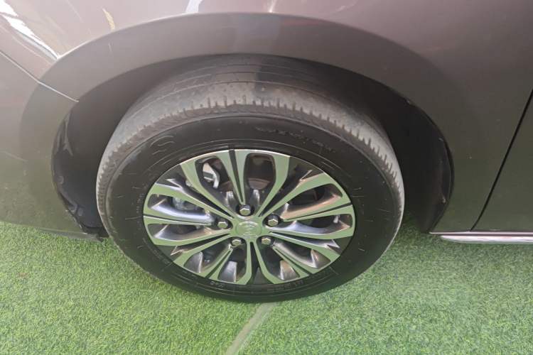 Used Buick GL8 2023 Land Executive Class Smart Enjoyment Model Left Front Wheel Hub