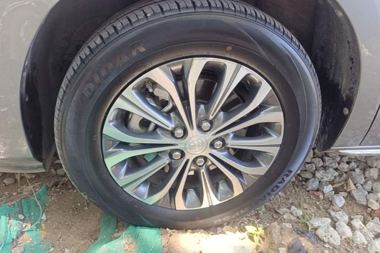 Used Buick GL8 2023 Land Executive Class 652T Luxury Model Left Front Wheel Hub