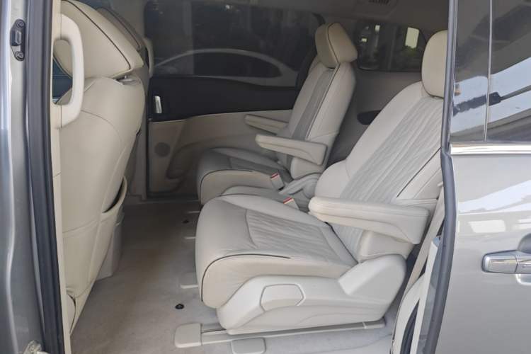 Used Buick GL8 2023 Land Executive Class 652T Luxury Model Left Rear Seat
