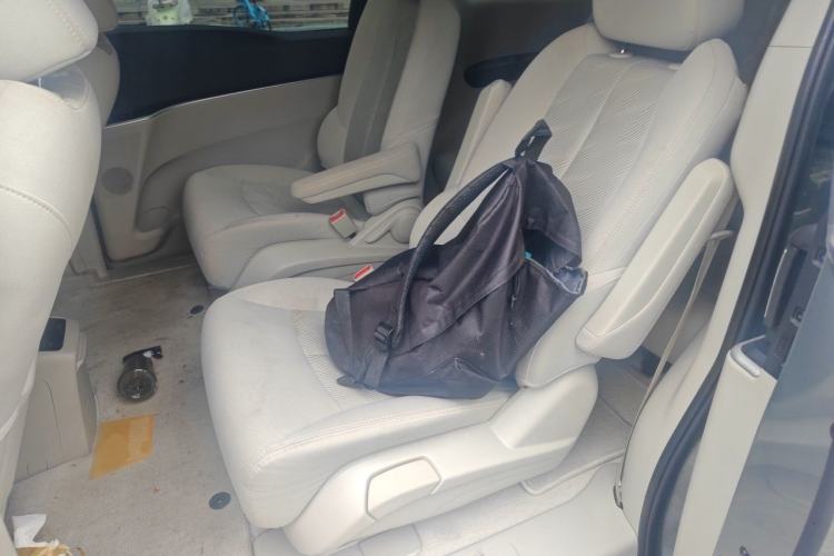 Used Buick GL8 2023 Land Executive Class Comfort Model Left Rear Seat