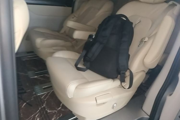 Used Buick GL8 2023 ES Lu Zun Comfort Model Left Rear Seat