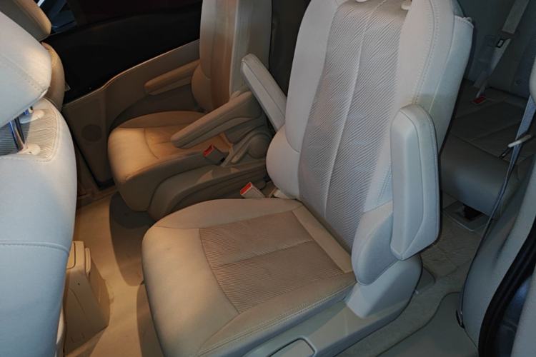 Used Buick GL8 2023 Land Executive Class Comfort Model Left Rear Seat