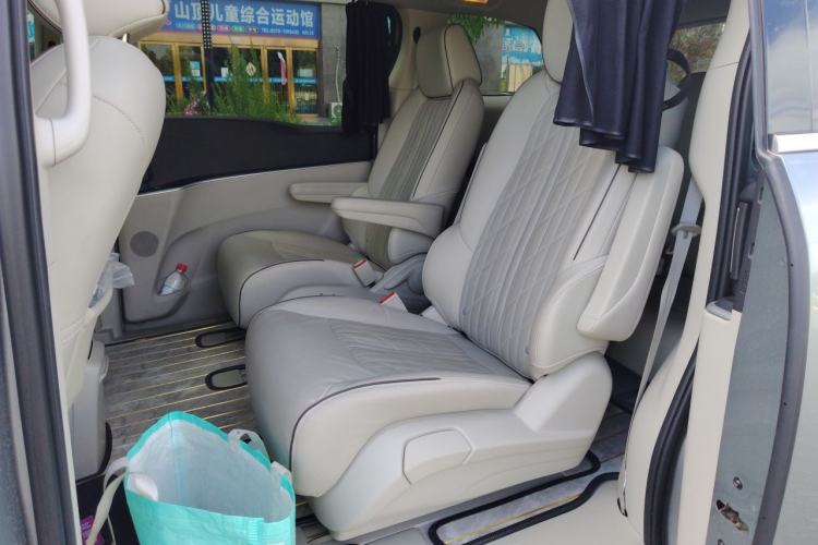 Used Buick GL8 2023 Land Executive Class Deluxe Model Left Rear Seat