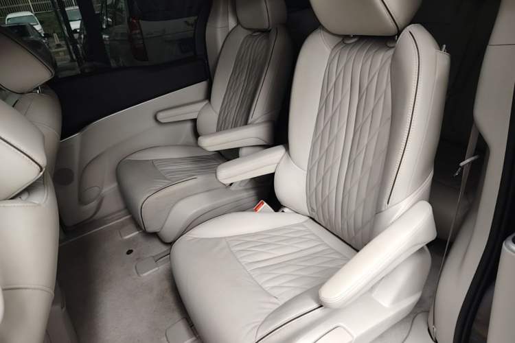 Used Buick GL8 2023 Land Executive Class 652T Luxury Model Left Rear Seat