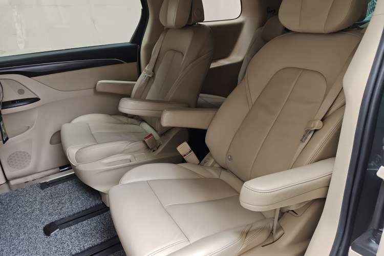 Used Buick GL8 2023 ES Lu Zun Deluxe Model Left Rear Seat