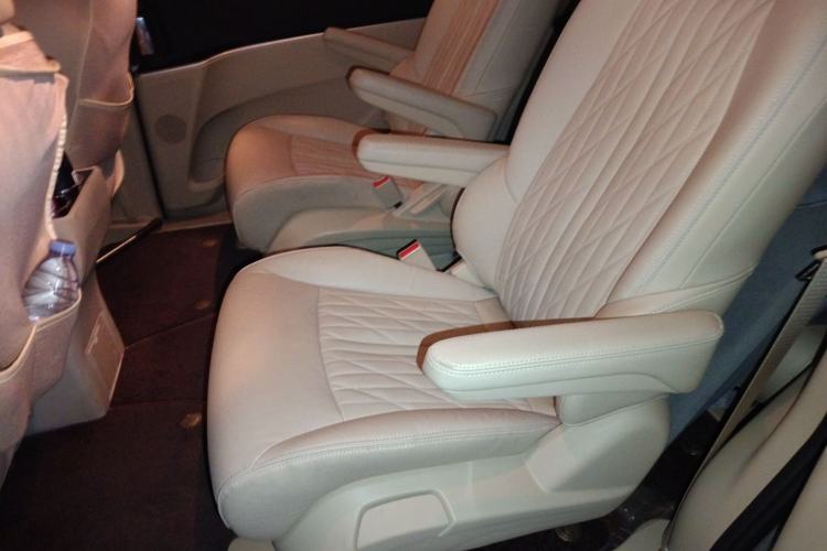 Used Buick GL8 2023 Land Executive Class 652T Smart Luxury Model Left Rear Seat