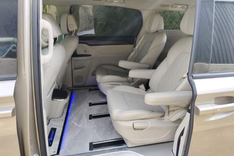 Used Buick GL8 2023 ES Lu Zun Comfort Model Left Rear Seat