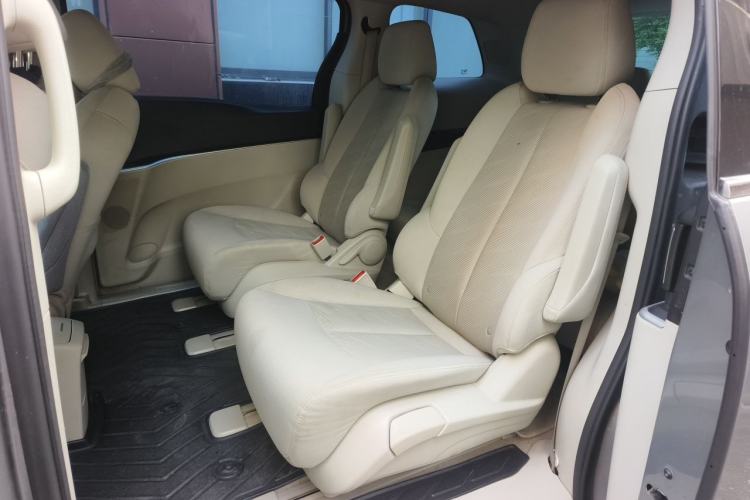 Used Buick GL8 2023 Land Executive Class Smart Enjoyment Model Left Rear Seat