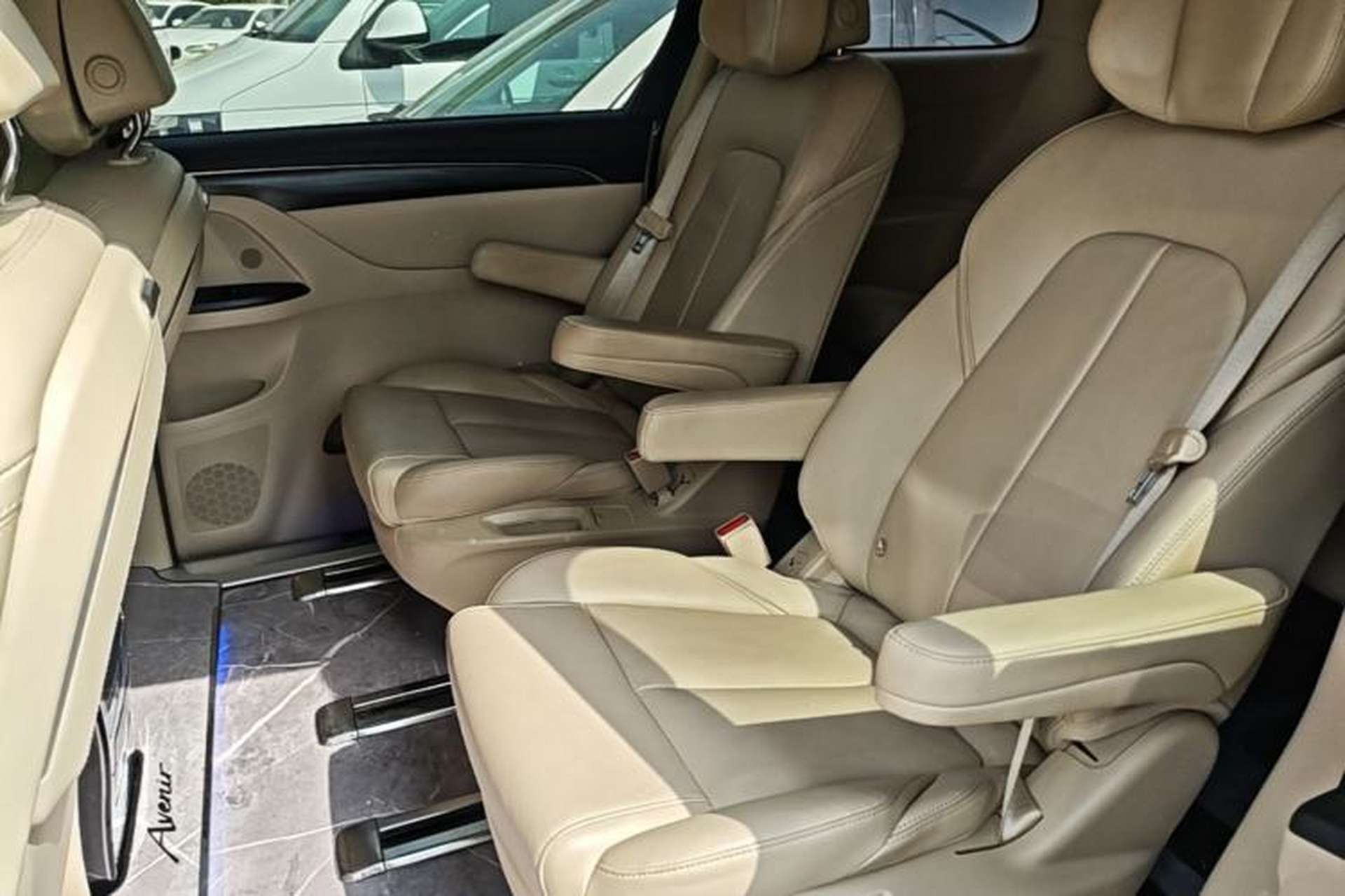 Used Buick GL8 2023 ES Lu Zun Deluxe Model Left Rear Seat
