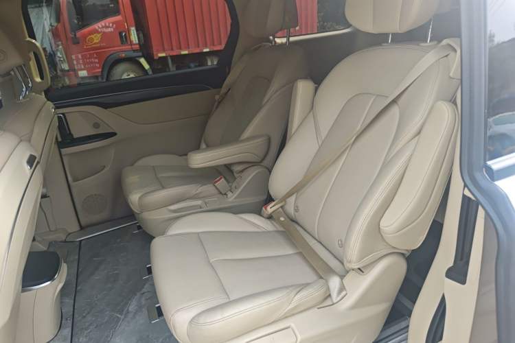 Used Buick GL8 2023 ES Lu Zun Deluxe Model Left Rear Seat