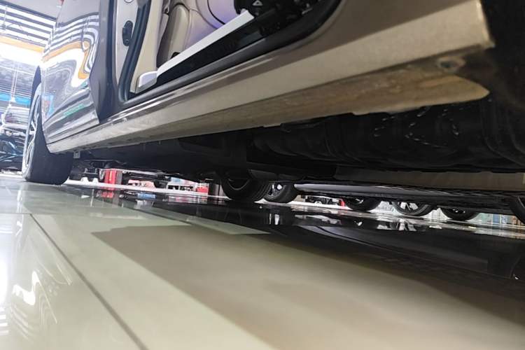 Used Buick GL8 2023 ES Lu Zun Deluxe Model Left Side Sill