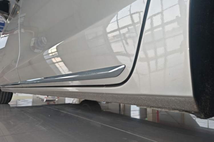 Used Buick GL8 2023 ES Lu Zun Deluxe Model Left Side Sill