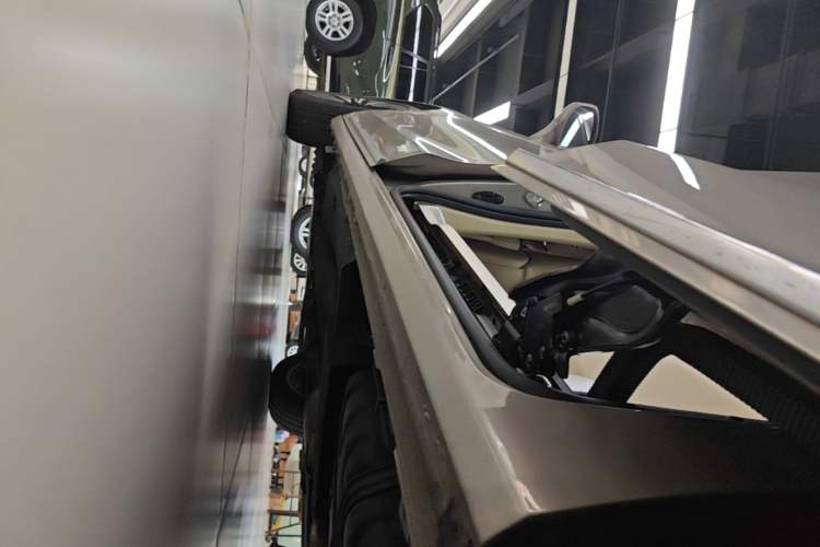 Used Buick GL8 2023 ES Lu Zun Luxury Model Left Side Sill
