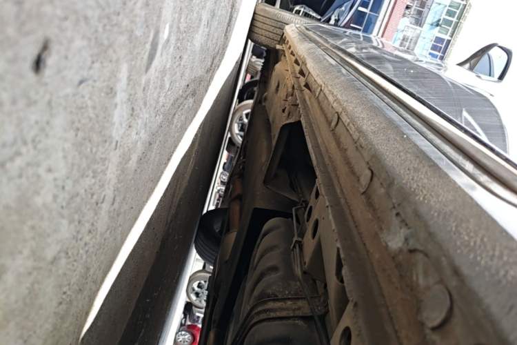Used Buick GL8 2023 ES Lu Zun Deluxe Model Left Side Sill
