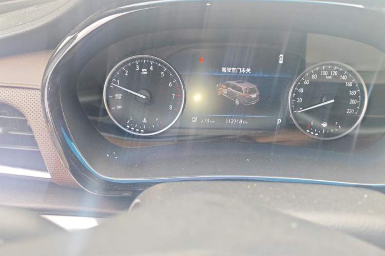 Used Buick GL8 2023 Land Executive Class Comfort Model Odometer Close Up