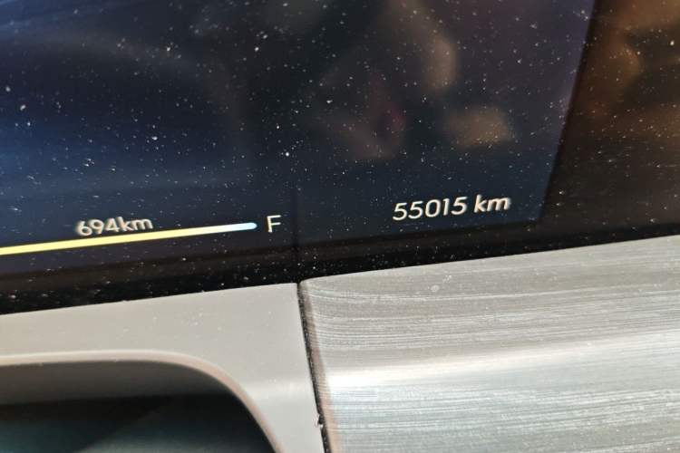 Used Buick GL8 2023 ES Lu Zun Deluxe Model Odometer Close Up