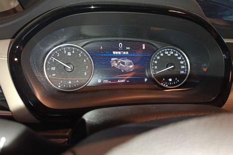 Used Buick GL8 2023 Land Executive Class 652T Smart Luxury Model Odometer Close Up