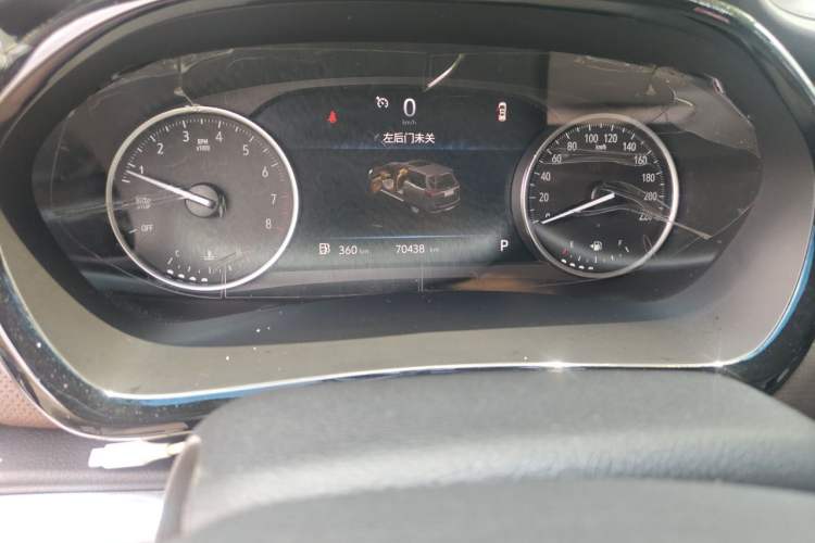 Used Buick GL8 2023 Land Executive Class Comfort Model Odometer Close Up
