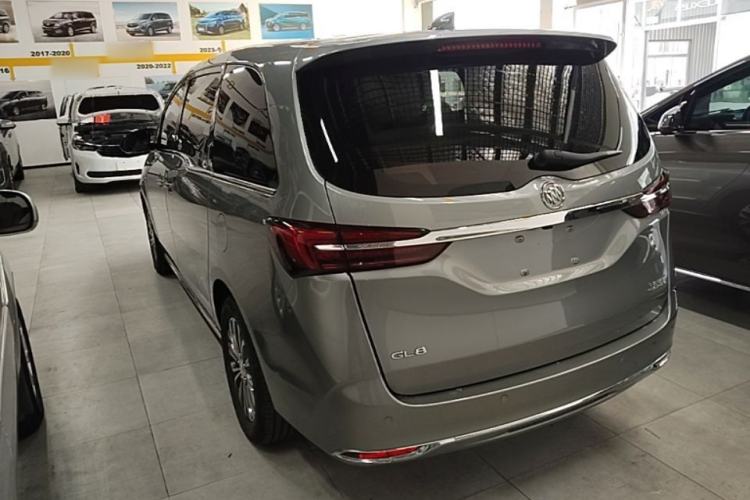 Used Buick GL8 2023 Facelifted Land Cruiser Executive Luxury Version Rear Left 45 Deg