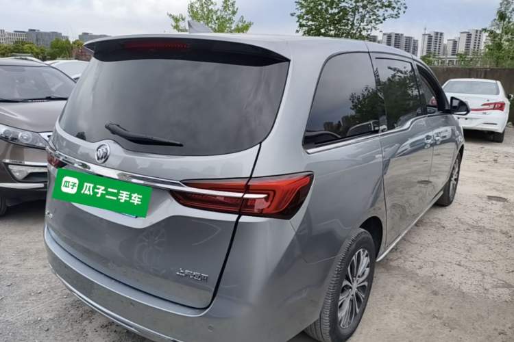 Used Buick GL8 2023 Facelifted Land Cruiser Executive Luxury Version Rear Right 45 Deg